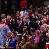 El Príncipe Harry sonríe a la Princesa Ana en la Coronación de Carlos III