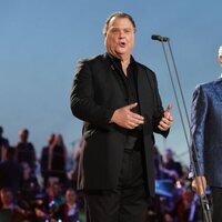 Bryn Terfal y Andrea Bocelli en el Concierto de la Coronación de Carlos III