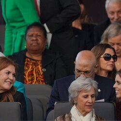 Sarah Ferguson y Beatriz de York en el Concierto de la Coronación de Carlos III