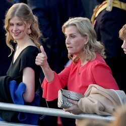 La Duquesa de Edimburgo y sus hijos Lady Louise y James en el Concierto de la Coronación