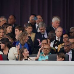 La Princesa Charlotte divirtiéndose en el Concierto de la Coronación