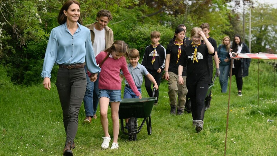 Kate Middleton, la Princesa Charlotte y el Príncipe Louis en the Big Help Out por la Coronación