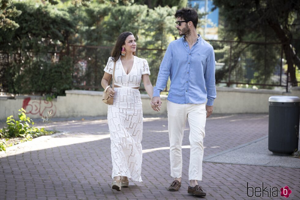 Marta Pombo y Luis Zamalloa en el bautizo de Federico, hijo de Tomás Páramo y María García de Jaime