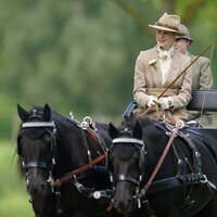 Lady Louise Mountbatten-Windsor conduciendo un carruaje en Royal Windsor Horse Show 2023