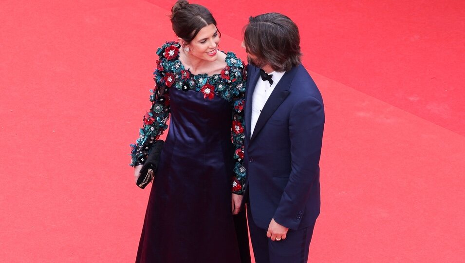 Carlota Casiraghi y Dimitri Rassam, muy cómplices en la apertura del Festival de Cannes 2023