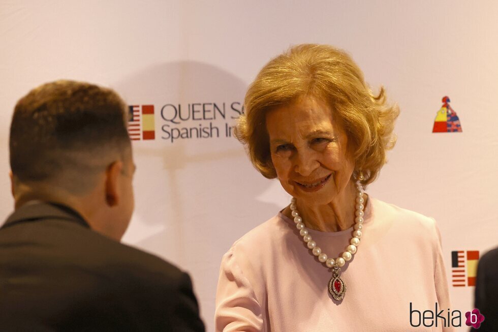 La Reina Sofía con el rubí cabujón de Federica de Grecia en la entrega de los Premios Sophia a la Excelencia