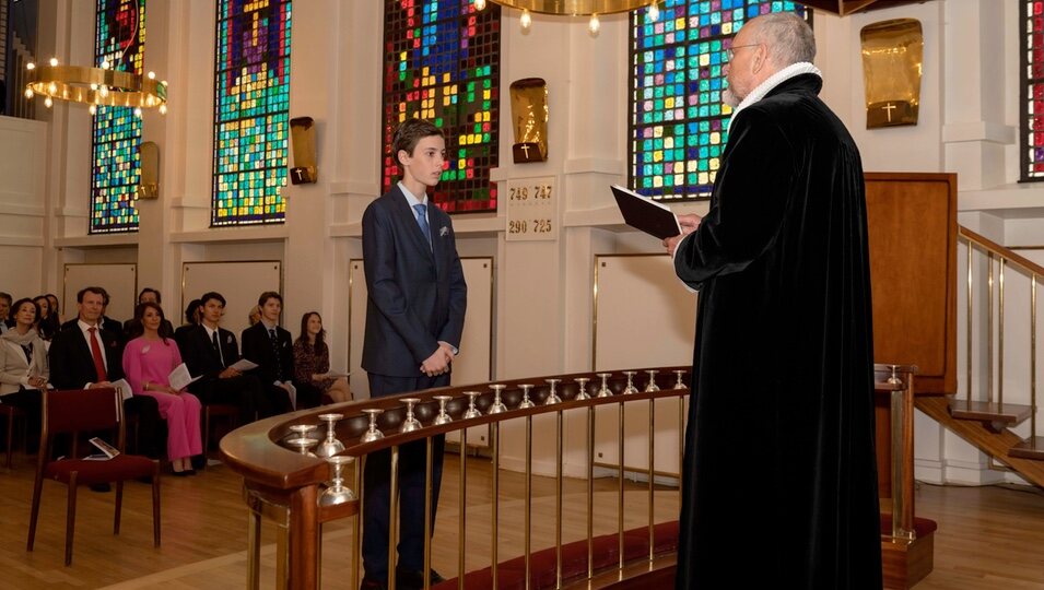 Henrik de Dinamarca durante su Confirmación