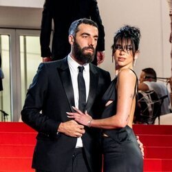 Dua Lipa y Romain Gavras en el festival de Cannes 2023