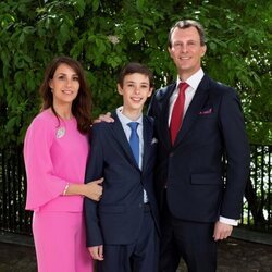 Joaquín y Marie de Dinamarca y su hijo Henrik en la Confirmación de Henrik de Dinamarca