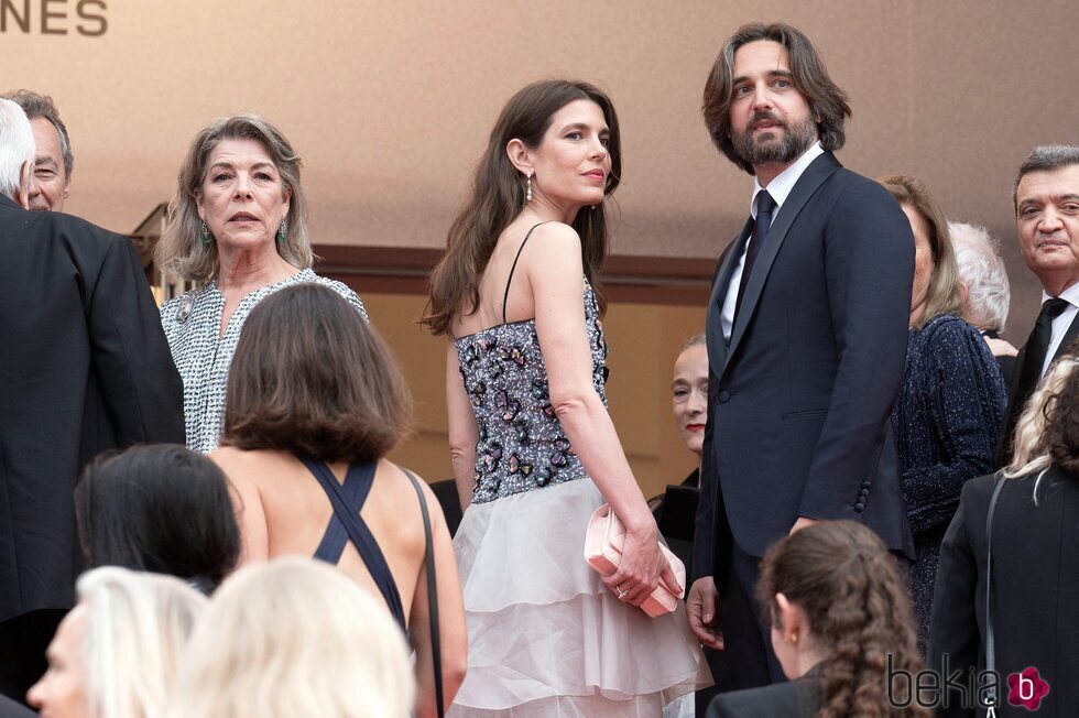 Carolina de Mónaco, Carlota Casiraghi y Dimitri Rassam en la premiere de 'Killers Of The Flower Moon' en el Festival de Cannes 2023