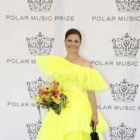 Victoria de Suecia con un vestido amarillo de H&M en los Premios Polar 2023