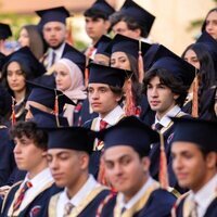 Hashem de Jordania en su graduación con sus compañeros