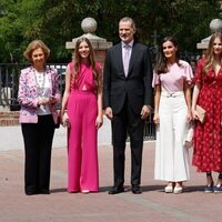 La Infanta Sofía con sus padres, su hermana y sus abuelos en la Confirmación de la Infanta Sofía