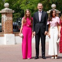 Los Reyes Felipe y Letizia y sus hijas Leonor y Sofía en la Confirmación de la Infanta Sofía