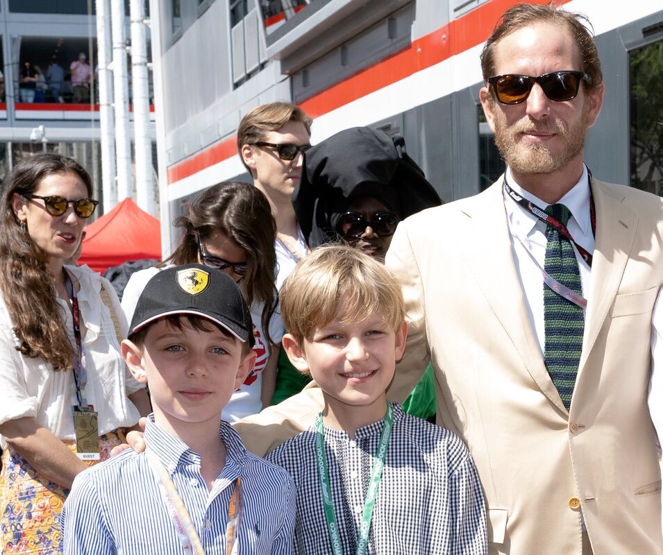 Andrea Casiraghi, Sasha Casiraghi y Raphaël Elmaleh en el Gran Premio de Mónaco 2023