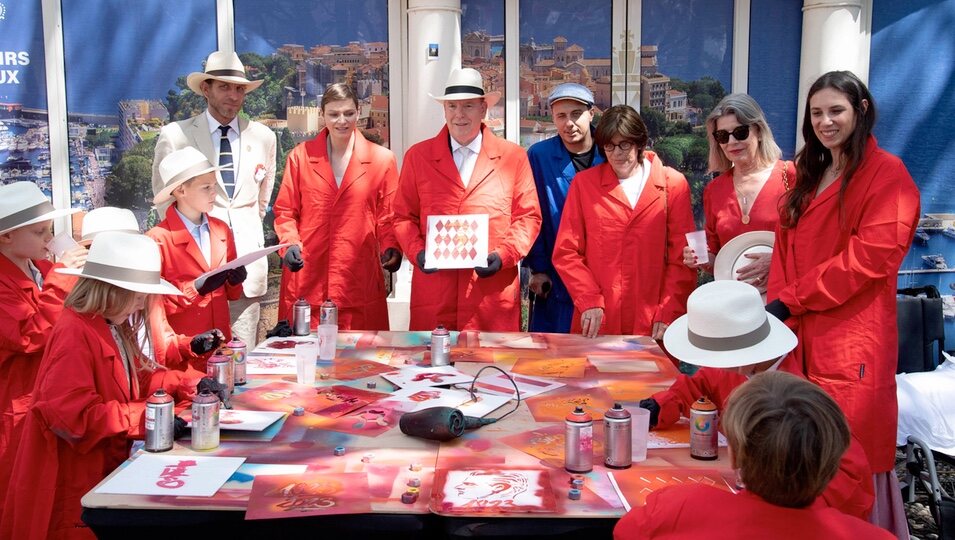 Alberto y Charlene de Mónaco, Carolina y Estefanía de Mónaco y Andrea Casiraghi y Tatiana Santo Domingo en el centenario de Rainiero de Mónaco