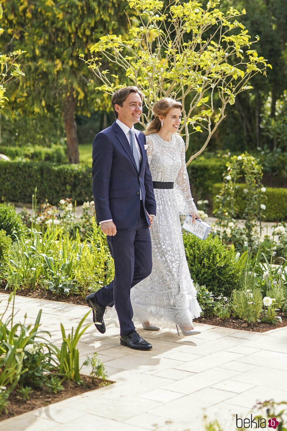 Beatriz de York y Edoardo Mapelli Mozzi a su llegada a la boda de Hussein y Rajwa de Jordania