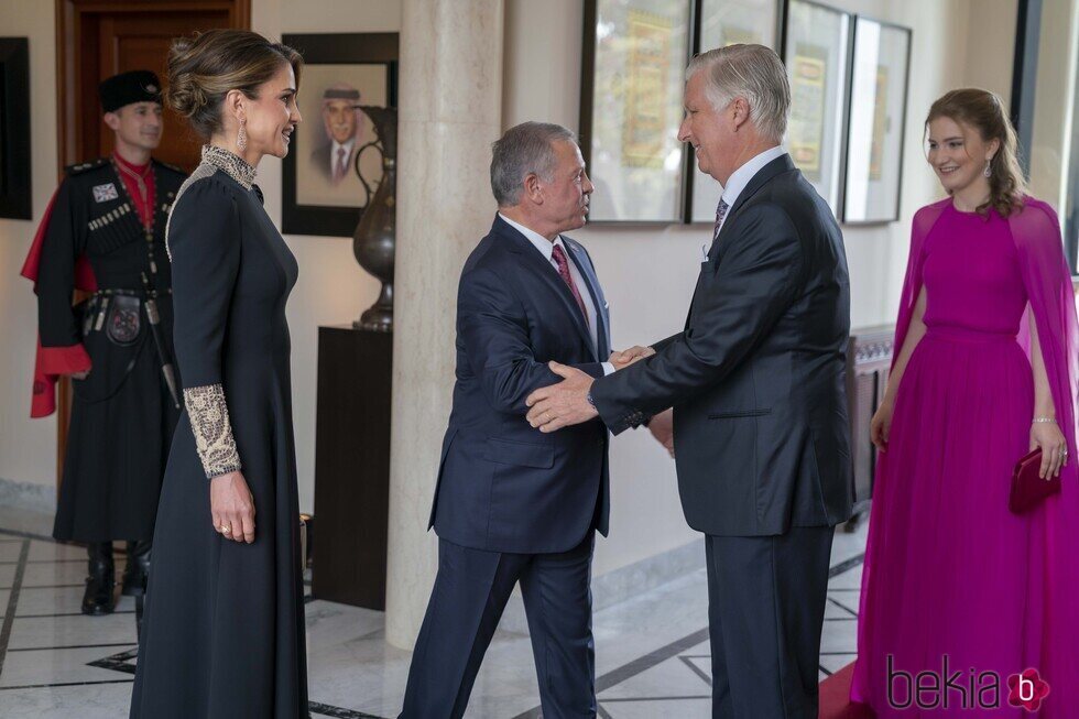 Felipe de Bélgica y Elisabeth de Bélgica y Abdalá y Rania de Jordania en la boda de Hussein y Rajwa de Jordania