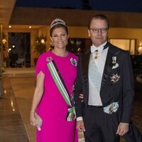 Victoria de Suecia con la tiara de Laurel y Daniel de Suecia en la recepción por la boda de Hussein y Rajwa de Jordania