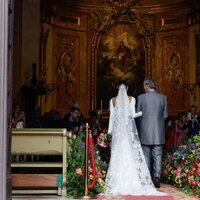 Marta López Álamo en su entrada a su boda con Kiko Matamoros