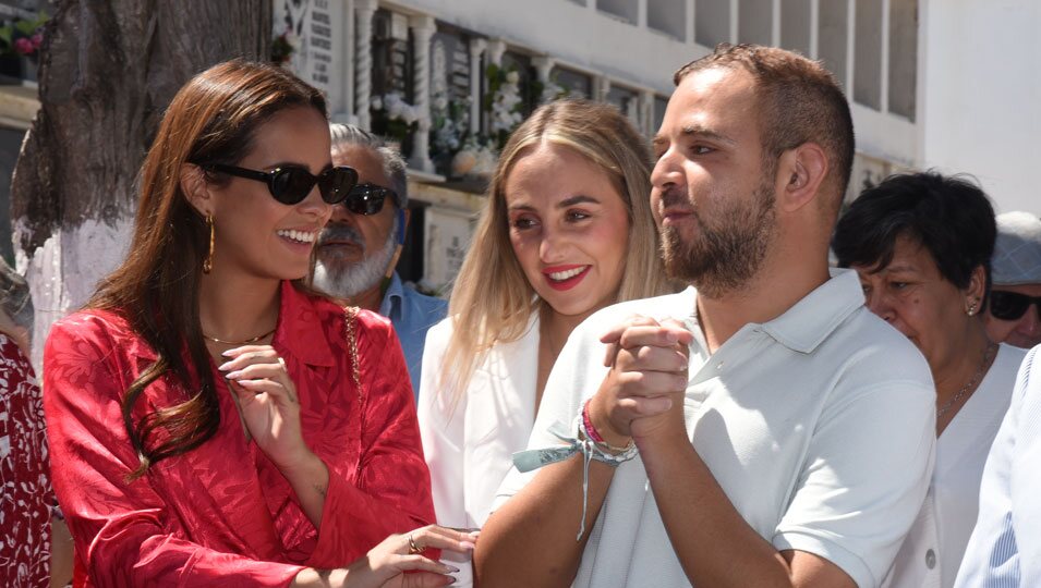 Gloria Camila, Rocío Flores y David Flores en el 17 aniversario de la muerte de Rocío Jurado