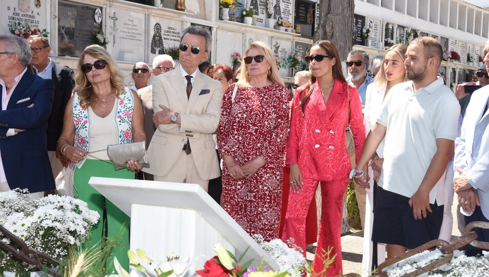 La familia de Rocío Jurado le rinde homenaje en el 17 aniversario de su muerte