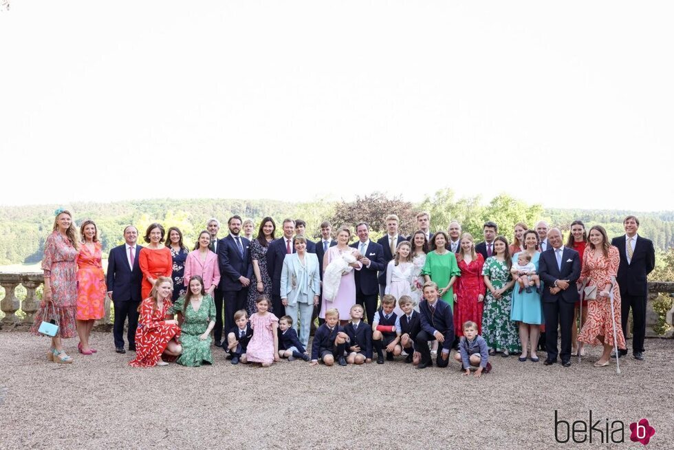 La Familia Gran Ducal de Luxemburgo y la familia Lannoy en el bautizo de François de Luxemburgo