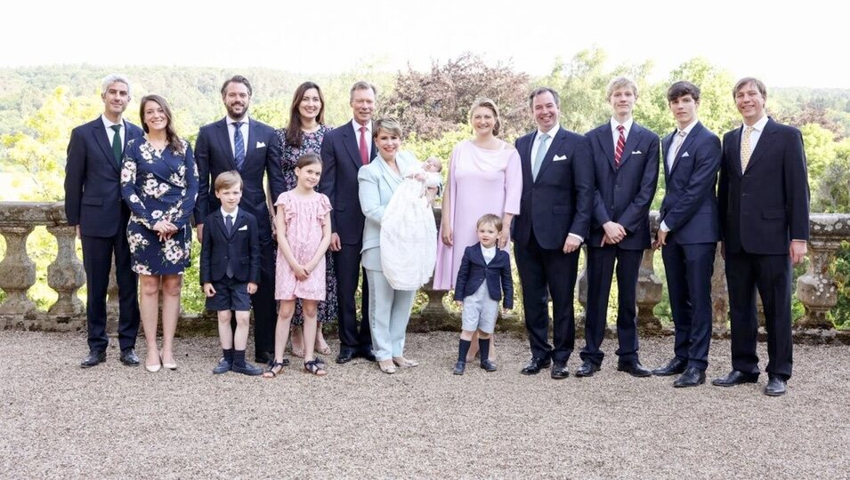 La Familia Gran Ducal de Luxemburgo en el bautizo de François de Luxemburgo