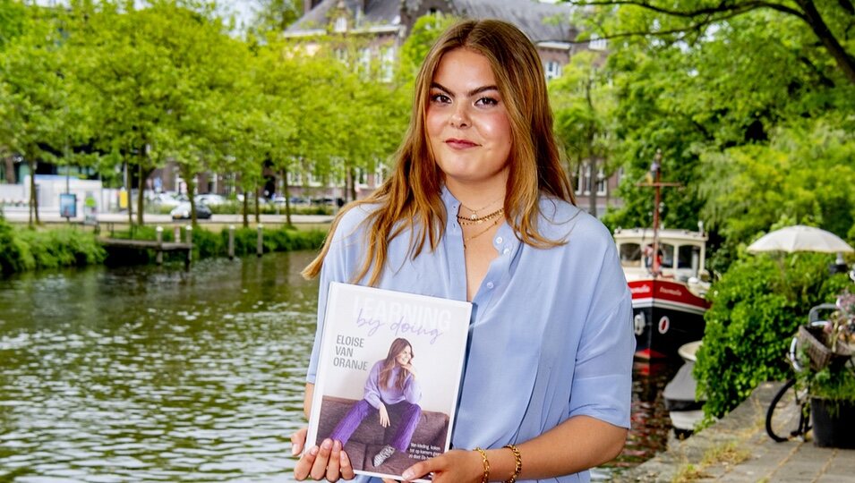 Eloise van Oranje con su libro