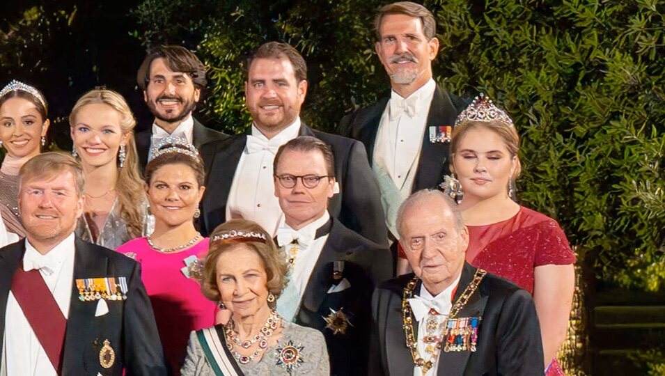 Los Reyes Juan Carlos y Sofía, el Rey de Holanda, Victoria y Daniel de Suecia, Amalia de Holanda y Pablo de Grecia en la boda de Hussein y Rajwa de Jordani