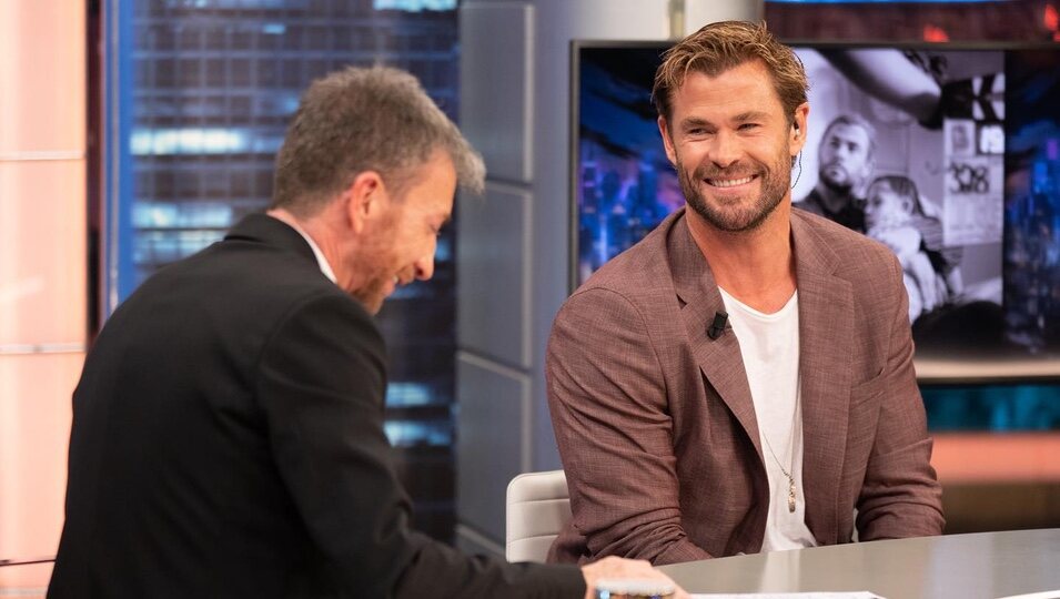 Chris Hemsworth hablando con Pablo Motos en 'El Hormiguero'