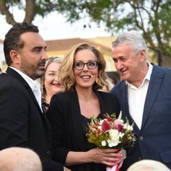 Rocío Carrasco y Fidel Albiac en la inauguración de la estatua de Pedro Carrasco en Alosno