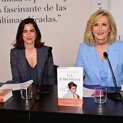 Carmen Romero y Nieves Herrero en la presentación de 'La Baronesa'