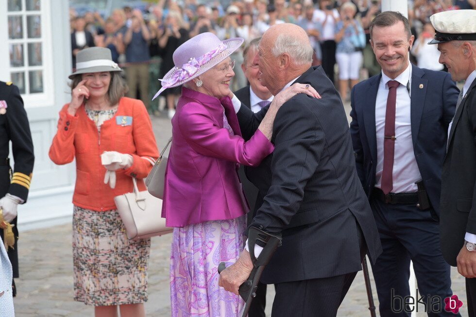 Margarita de Dinamarca y Harald de Noruega se saludan en Copenhague