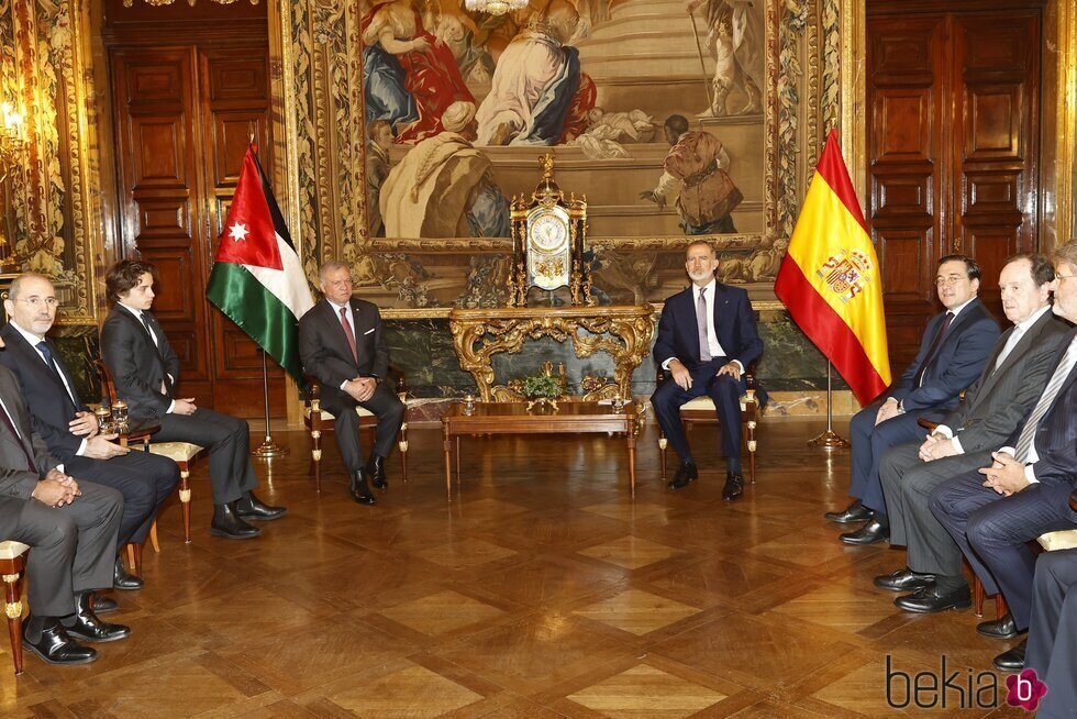 El Rey Felipe VI, Abdalá de Jordania y Hashem de Jordania en su encuentro oficial en el Palacio Real