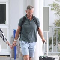 Iñaki Urdangarin con maletas en el aeropuerto de Ginebra tras la graduación de Irene Urdangarin