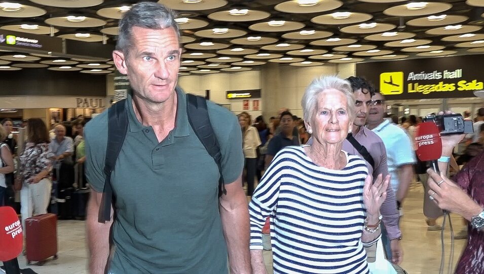 Iñaki Urdangarin y su madre en Madrid tras haber asistido a la graduación de Irene Urdangarin