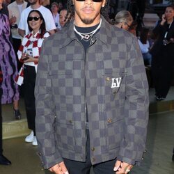 Lewis Hamilton en el desfile de Louis Vuitton en París