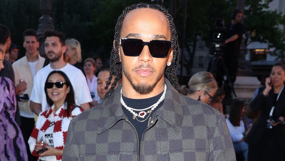 Lewis Hamilton en el desfile de Louis Vuitton en París