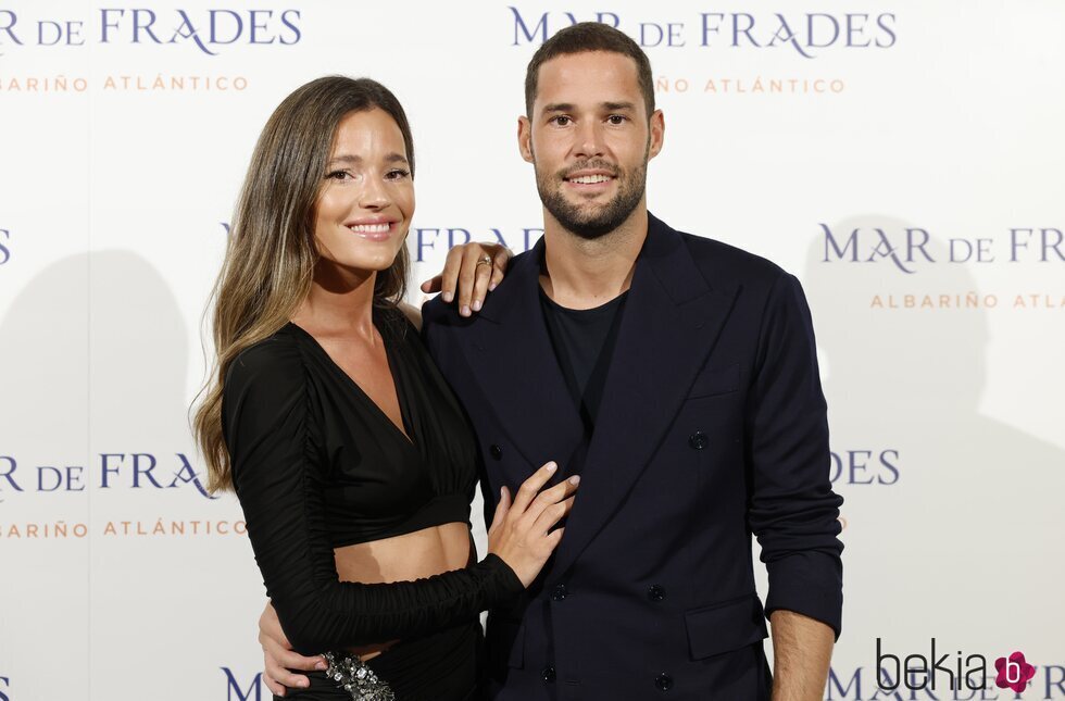 Malena Costa y Mario Suárez en un evento de Mar de Frades en Madrid