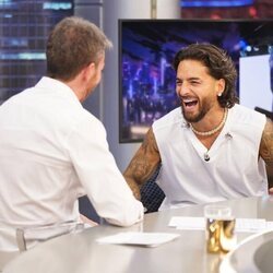 Maluma divirtiéndose en 'El Hormiguero' con Pablo Motos