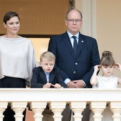 Alberto y Charlene de Mónaco con Jacques y Gabriella en los actos por el Día de San Juan