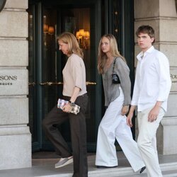 La Infanta Cristina, Irene Urdangarin, Miguel Urdangarin y Pablo Urdangarin en la graduación de Irene Urdangarin