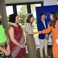 La Princesa Leonor y la Infanta Sofía en los saludos antes de una reunión previa a los Premios Princesa de Girona 2023