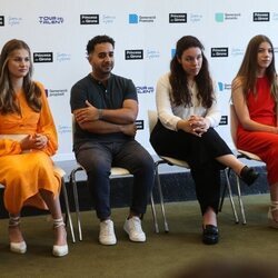 La Princesa Leonor y la Infanta Sofía en una reunión previa a los Premios Princesa de Girona 2023