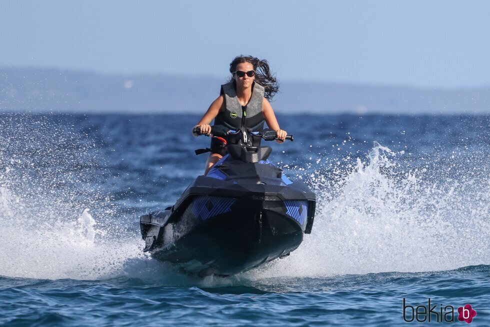 Victoria Federica en moto acuática en Ibiza