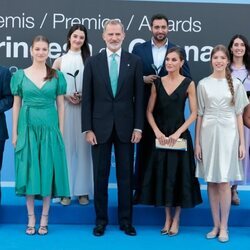 La Familia Real posa con los galardonados del Premios Princesa de Girona 2023