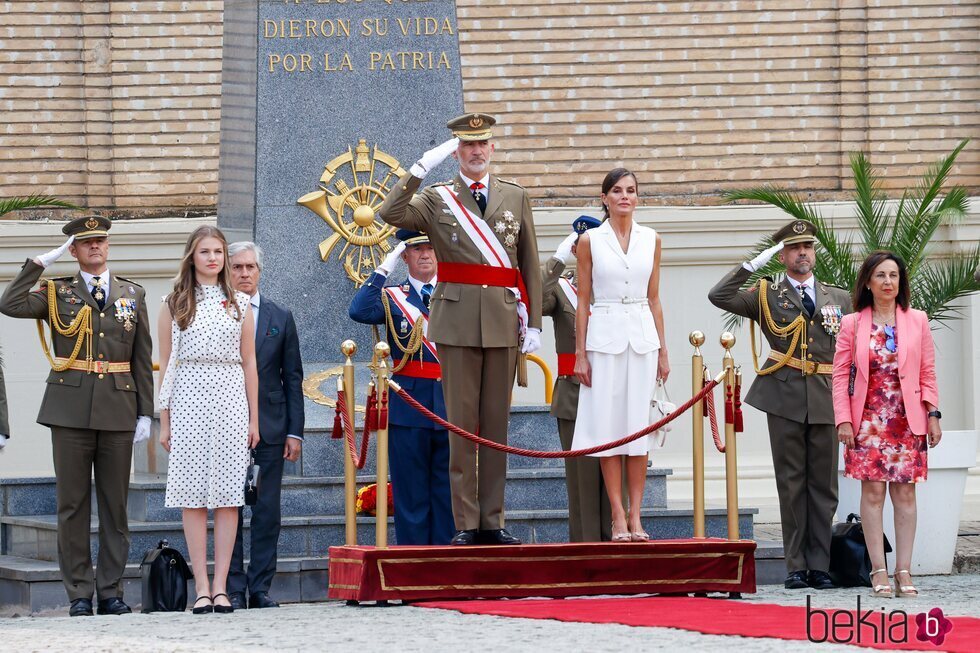 Los Reyes Felipe y Letizia y la Princesa Leonor en la entrega de Despachos en la Academia de Zaragoza