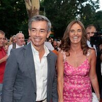 El padre de Íñigo Onieva y su mujer en la fiesta preboda de Tamara Falcó e Íñigo Onieva