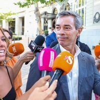 El padre de Íñigo Onieva y su esposa en la fiesta preboda de Tamara Falcó e Íñigo Onieva